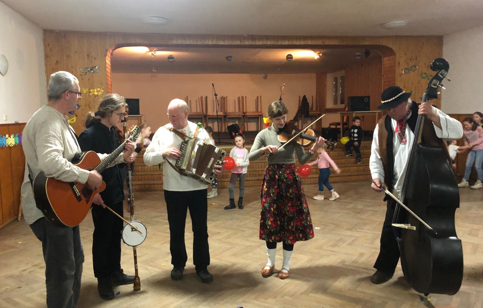 Fotogaléria Pochovávanie basy 2019 (7) Pochovávanie basy 2019